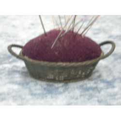 Pewter Needle Cushion No. 7861, 3.5x9x4.5 cm